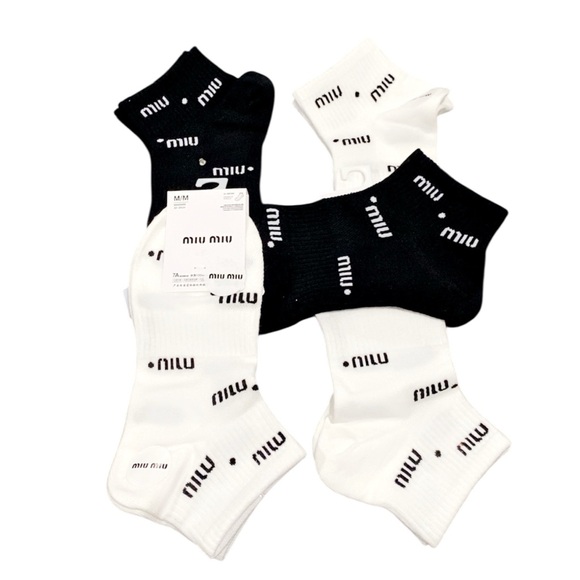 Black and White Women’s Socks Set - Picture 3 of 4